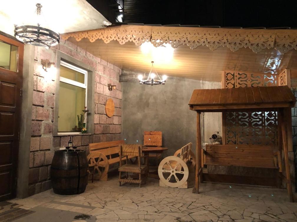 Capsule Hostel In The Old City Of Erevan Esterno foto