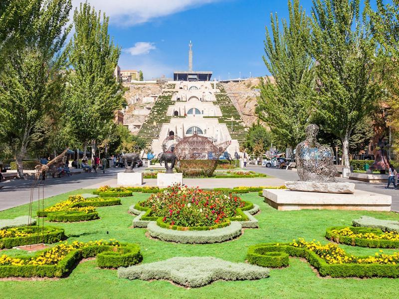 Capsule Hostel In The Old City Of Erevan Esterno foto