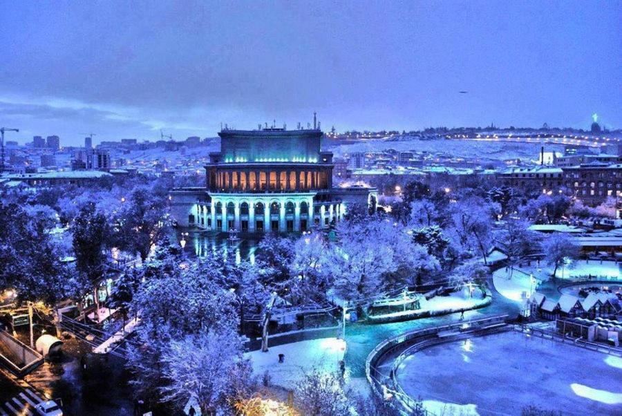 Capsule Hostel In The Old City Of Erevan Esterno foto