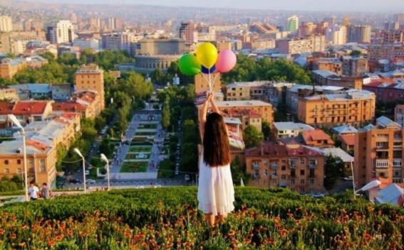 Capsule Hostel In The Old City Of Erevan Esterno foto